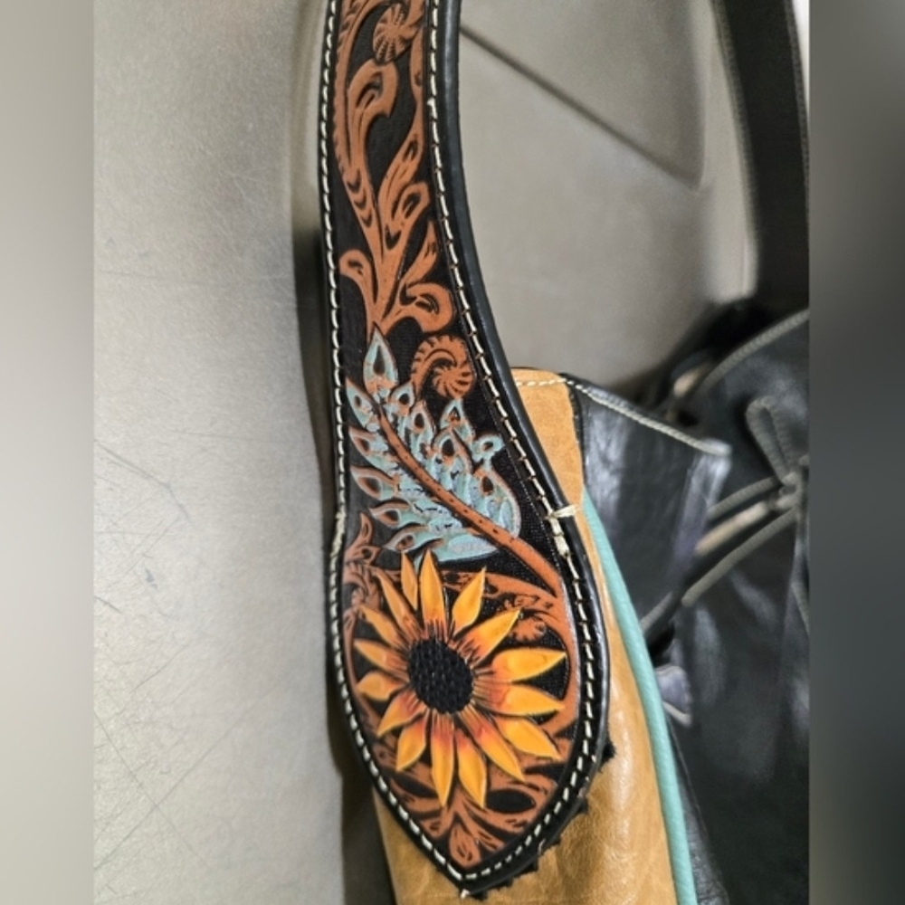 Woman's Black/Brown Leather- Like Purse With Flowers On Handles, Size 21x12x5 - Picture 12 of 12